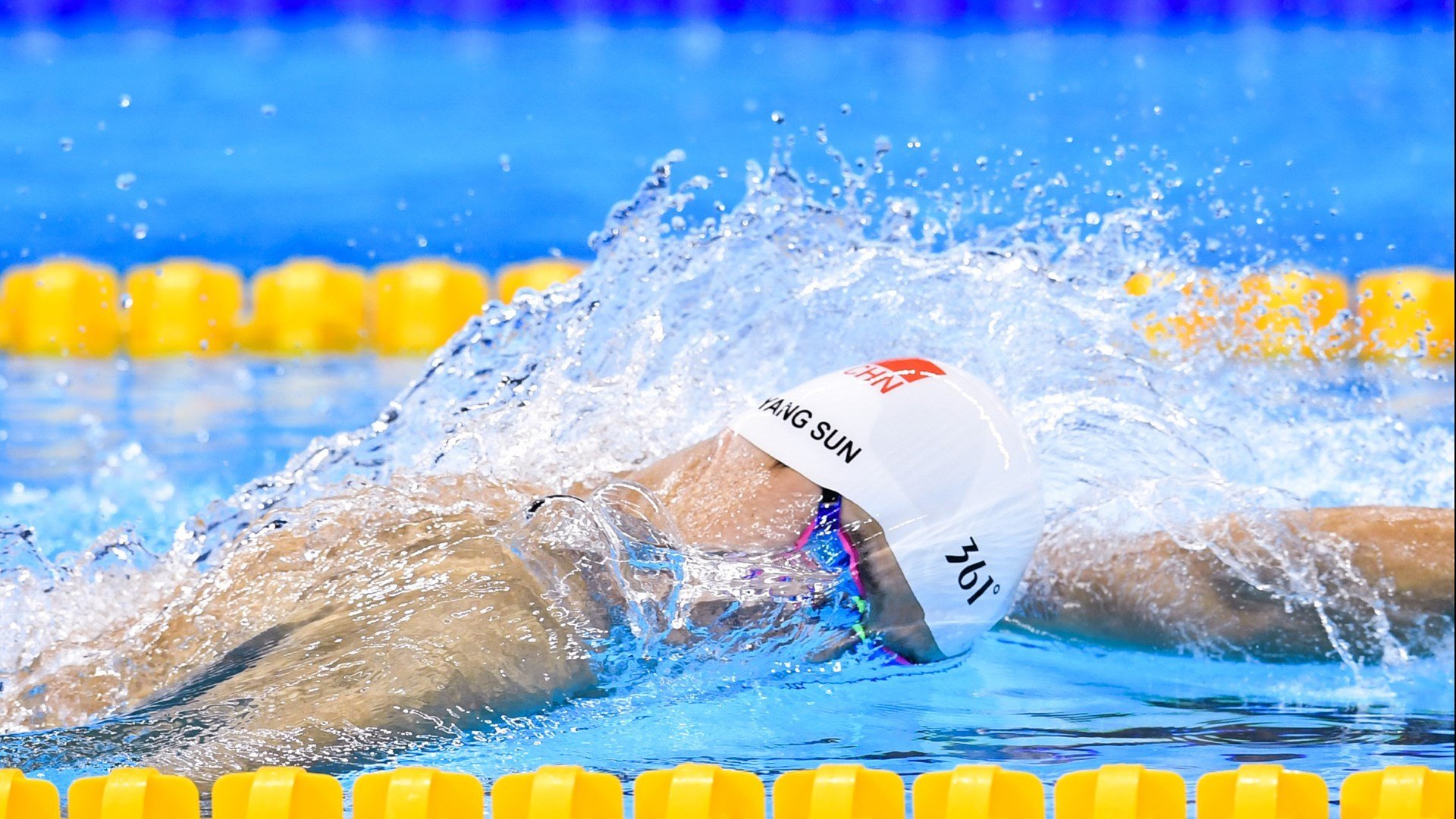 中国足球的球员职业发展路径规划实施，中国足球职业运动员