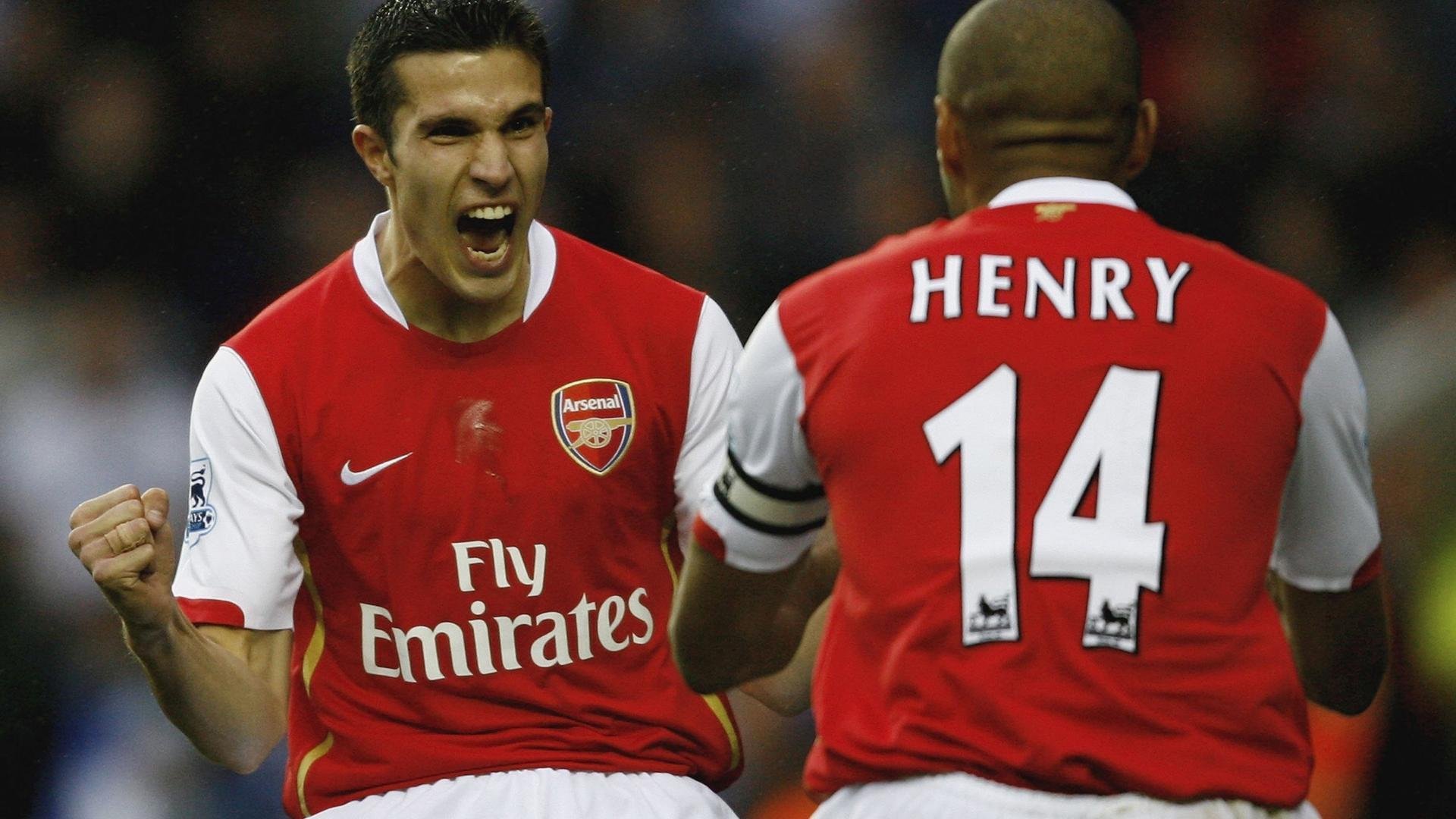 强手如云！豪门球队之间的较量备受瞩目，豪门足球球队